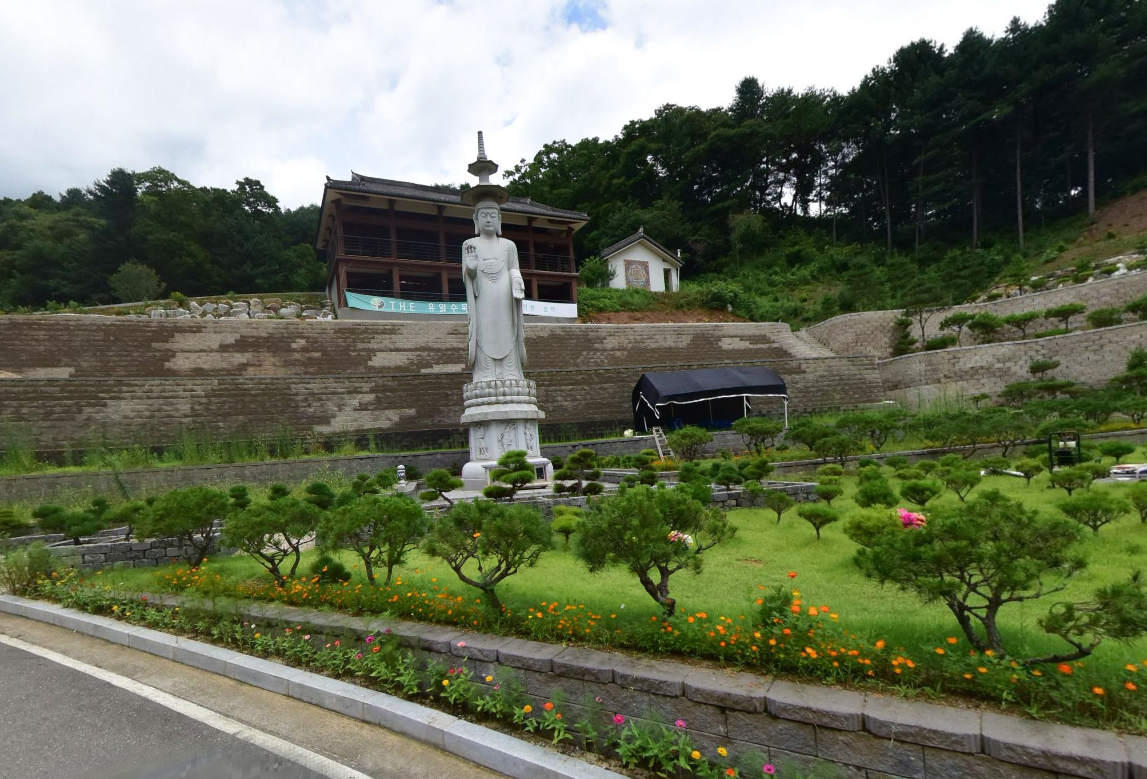 팔봉사 더유일추모공원 전경