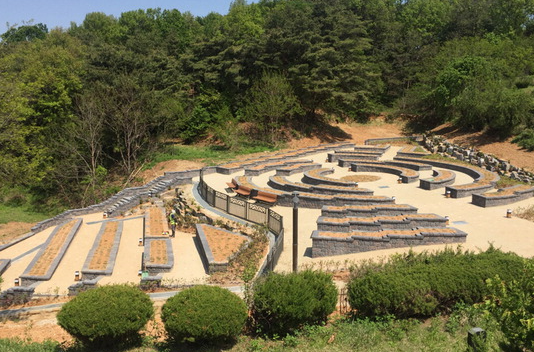 월곳리 공설자연장지 전경