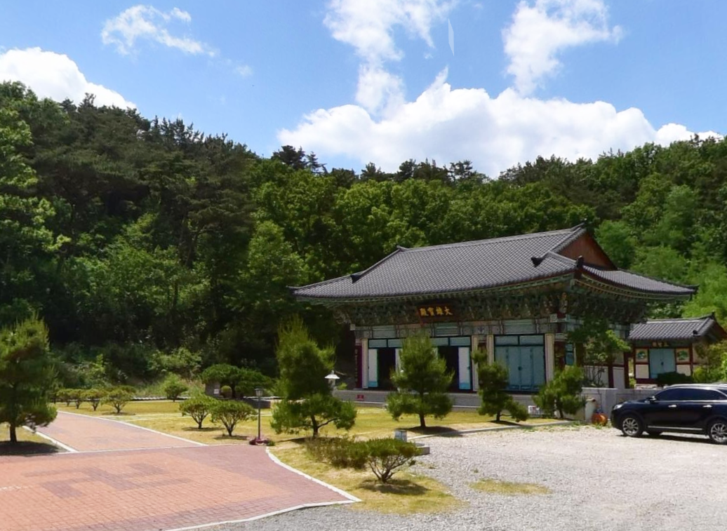 금강사추모관 전경