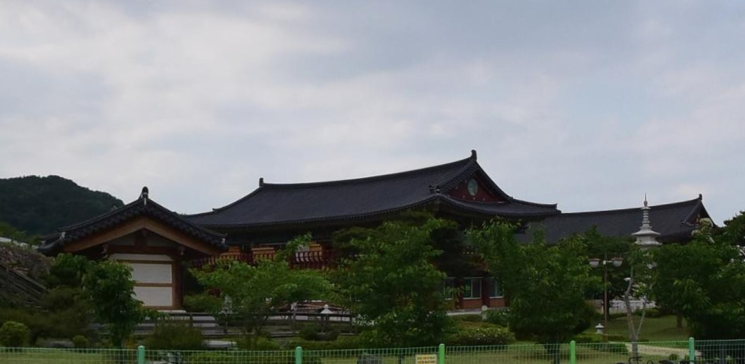 삼성사 봉안당 전경