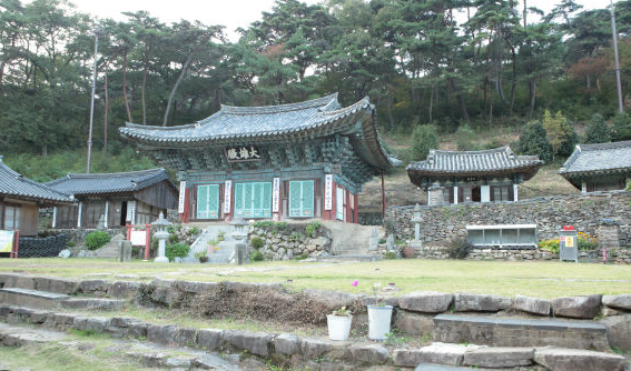안정사 납골당 전경