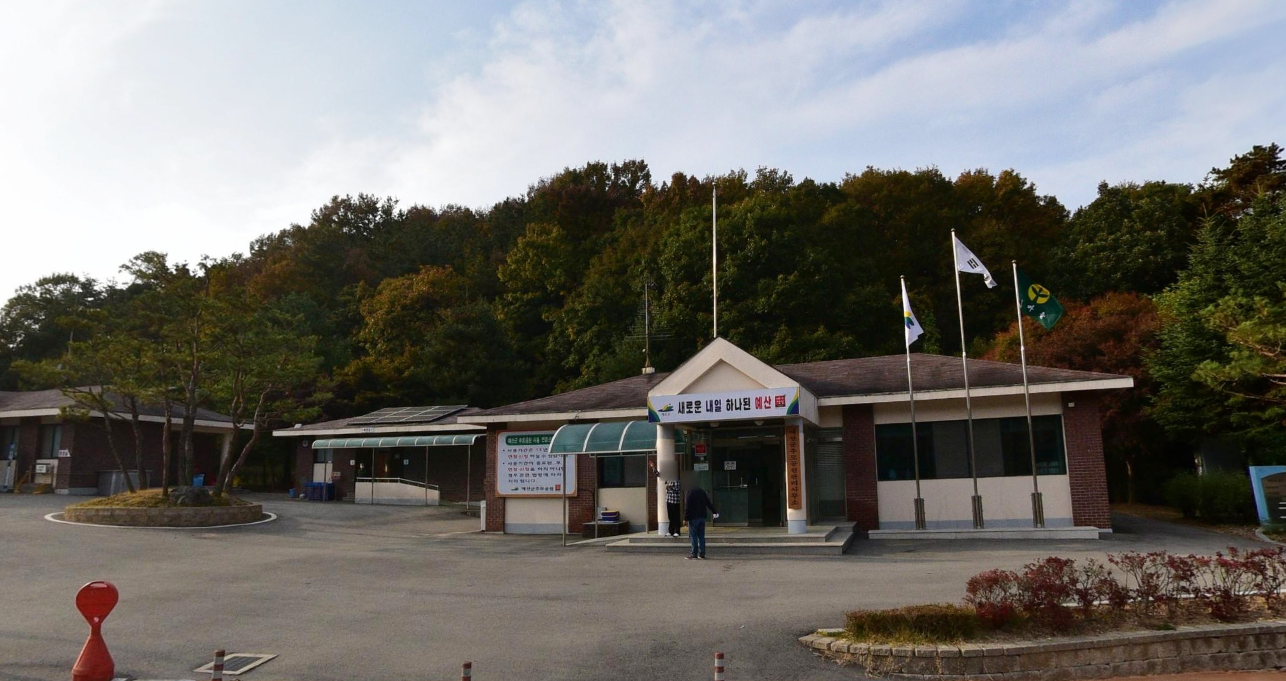 예산군추모공원 봉안묘(가족·평장) 전경